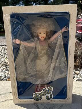 Vintage 1984 Dolly Parton In Concert 18” Doll Gold Dress Goldberger #5890 *Read*